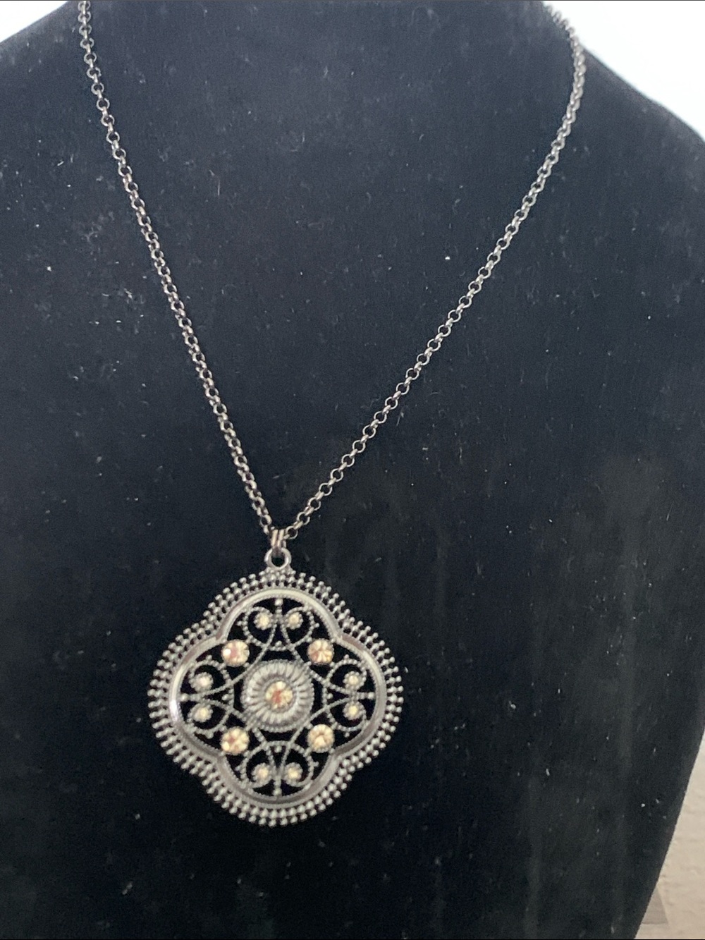 NWOT Express Two-Tone Filigree Pendant Necklace - Silver and Gold